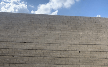 Instalación de muro de berlines en República Dominicana por DR Drilling