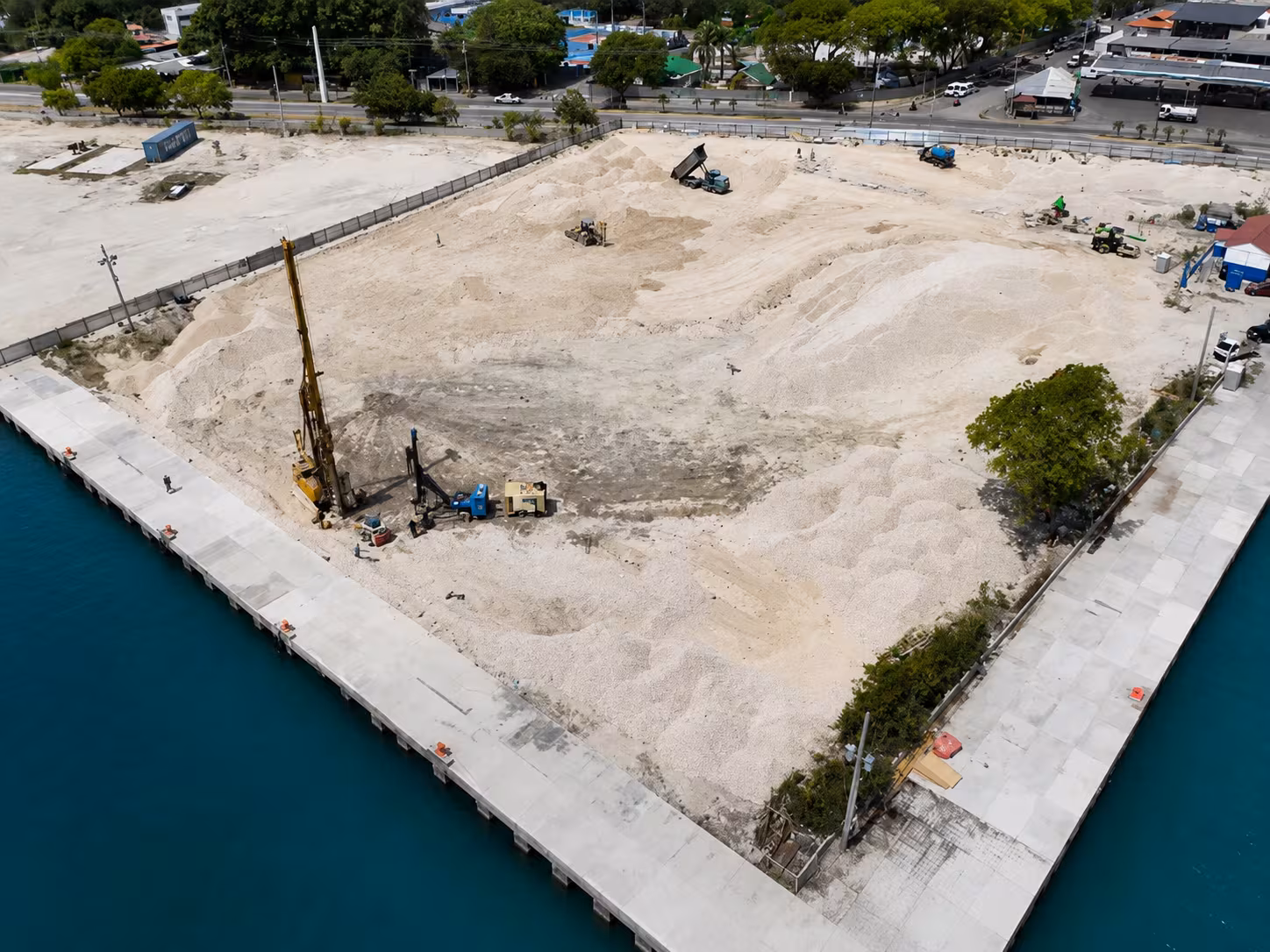Preparación y Nivelación de Terreno - Malecón de Barahona
